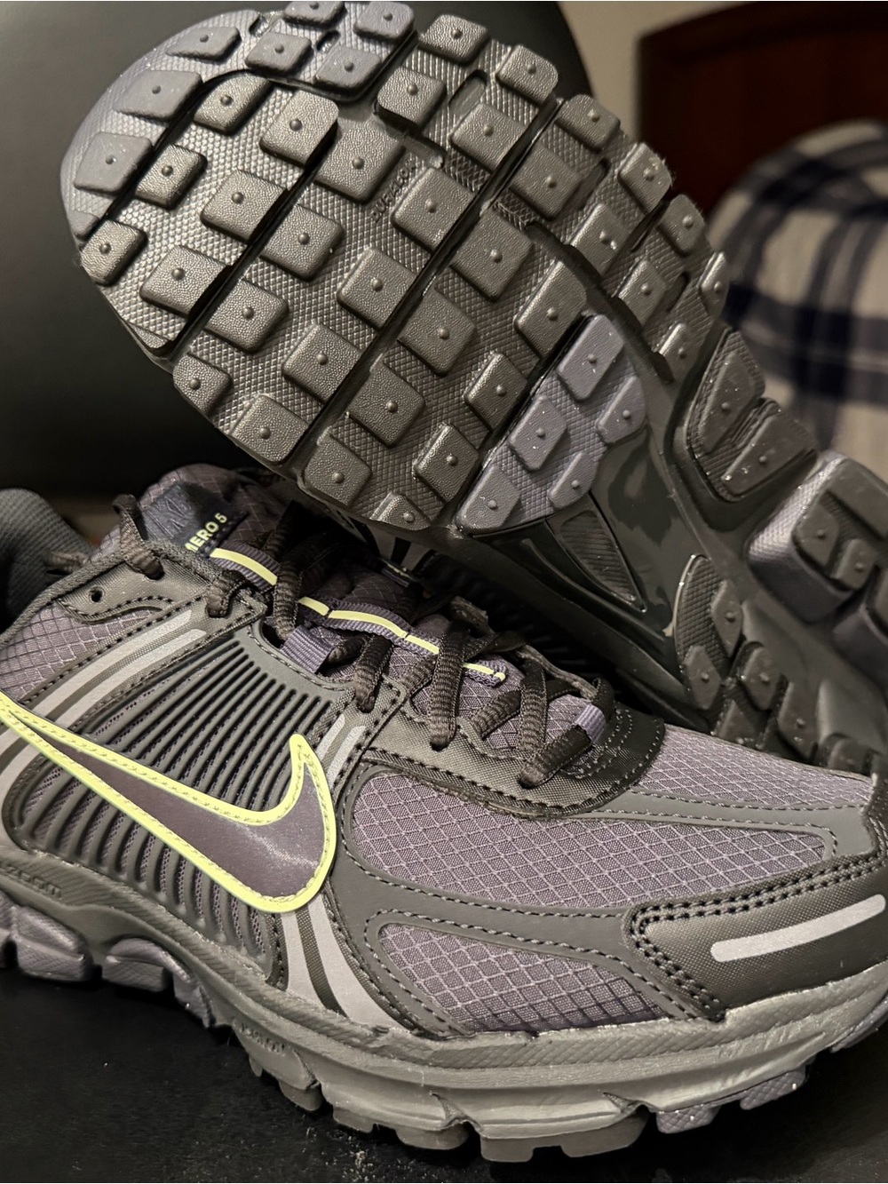 Nike Vomero Men’s Black and Gray Athletic Shoes with Lime Accent